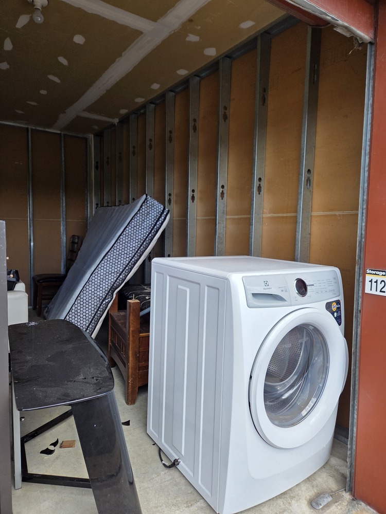 3104 - StorageMart Beauport  auction IB-4638
