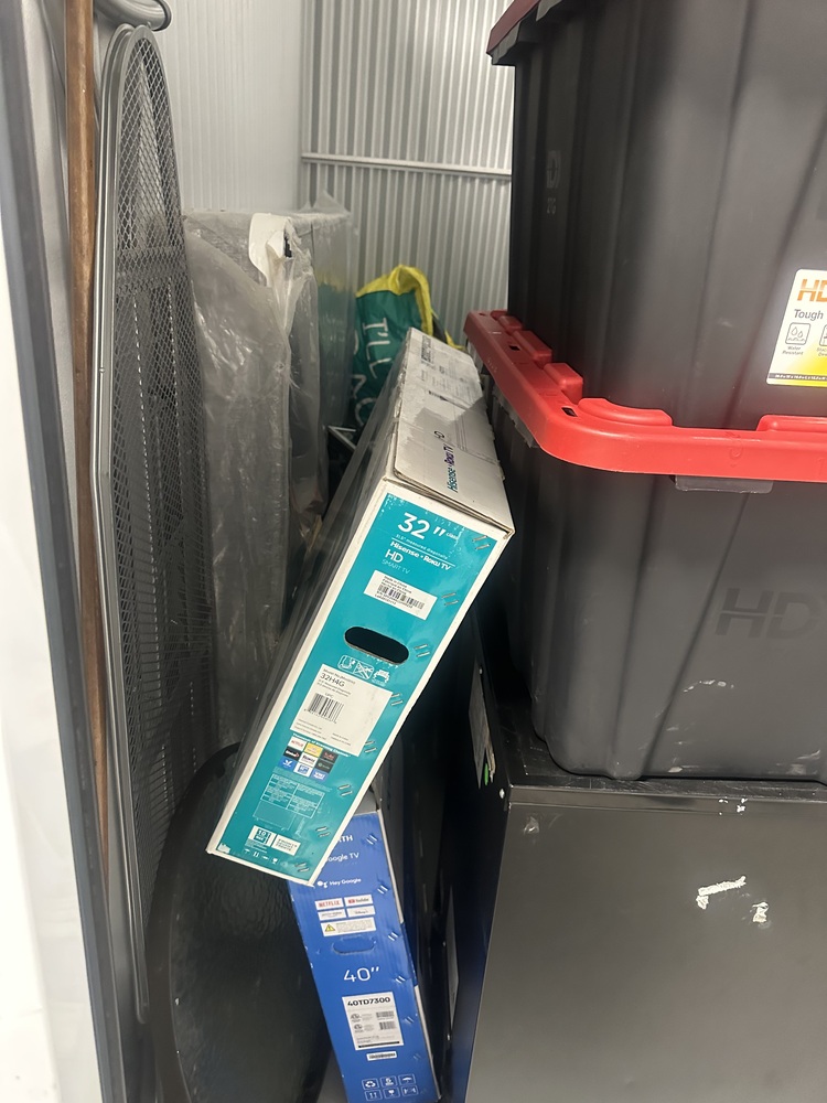 Q SELF STORAGE  auction IB-7848