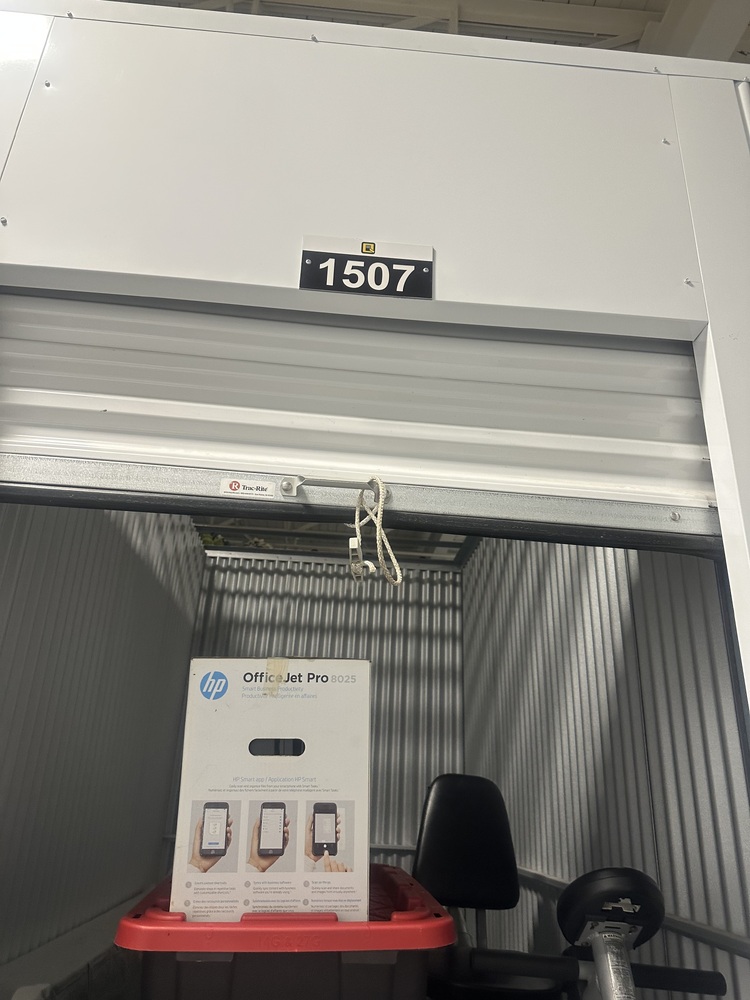 Q SELF STORAGE  auction IB-7848 10