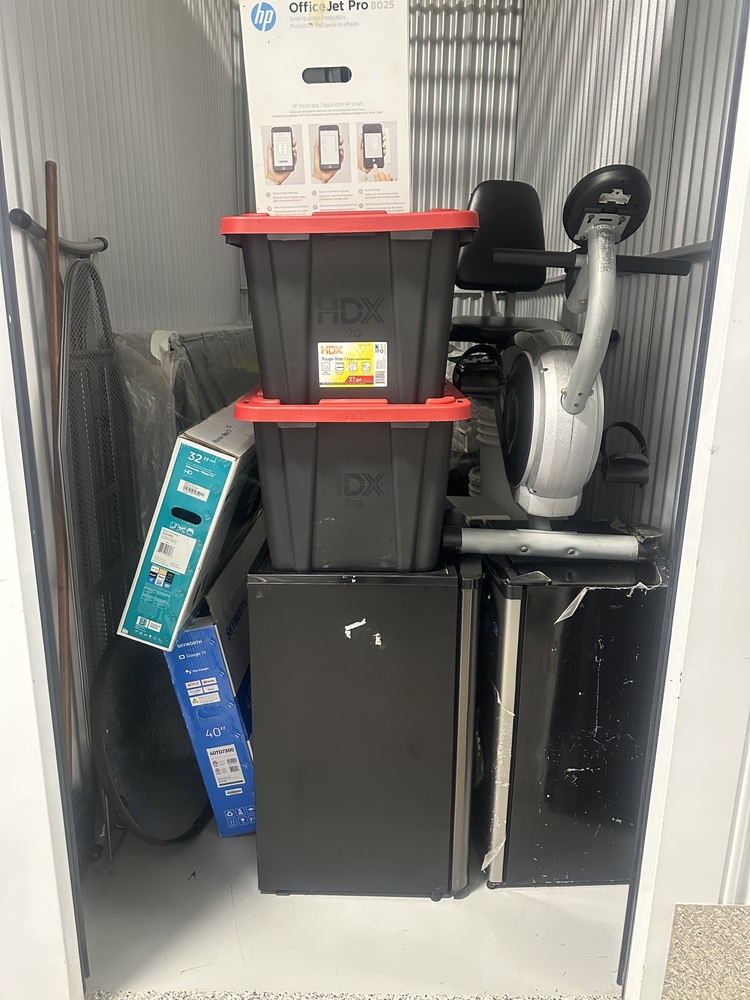 Q SELF STORAGE  auction IB-7848 20