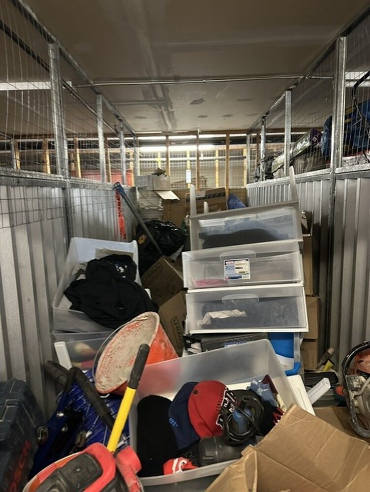 3102 - StorageMart St-Leonard  auction IB-4076