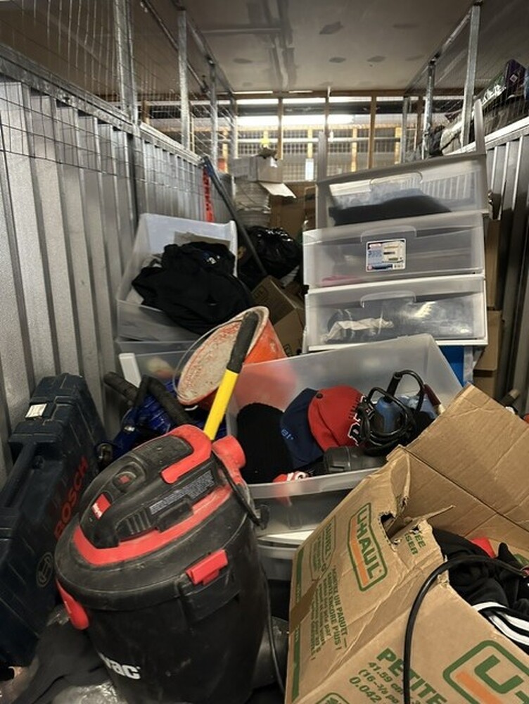 3102 - StorageMart St-Leonard  auction IB-4076 50