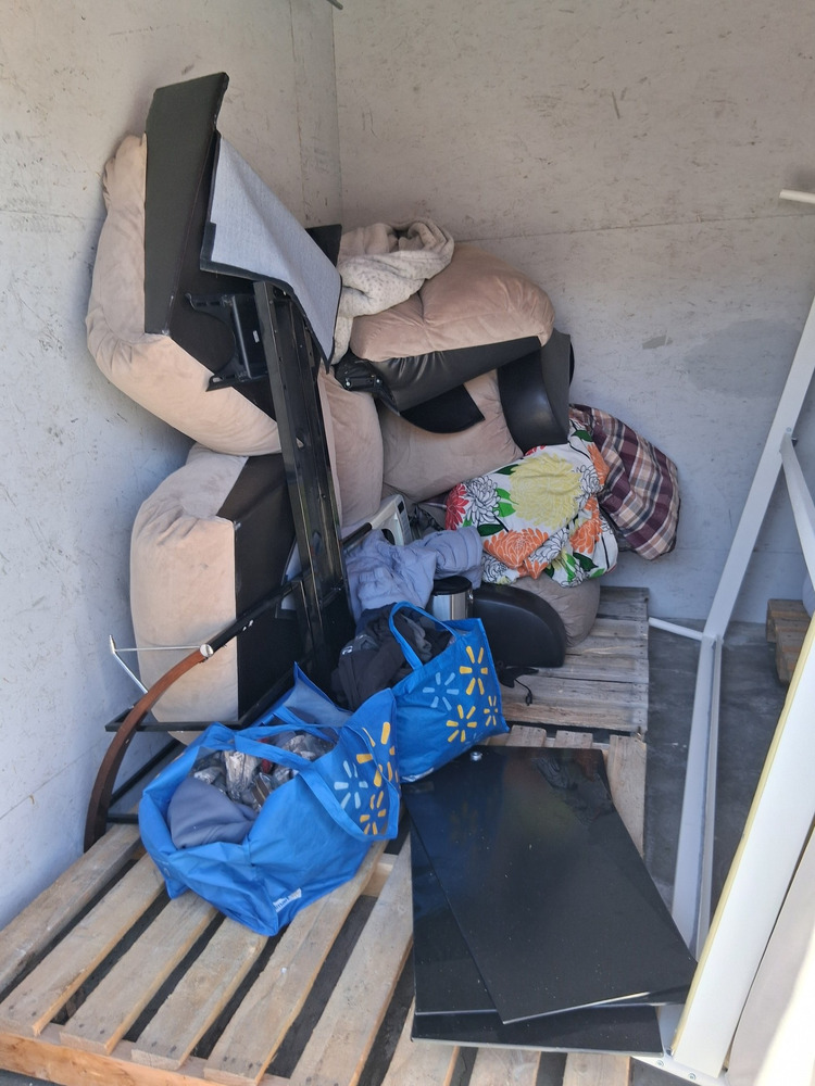 3302 -StorageMart  5th Street SW  auction IB-7721 10