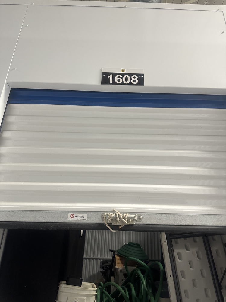 Q SELF STORAGE  auction IB-3177 20