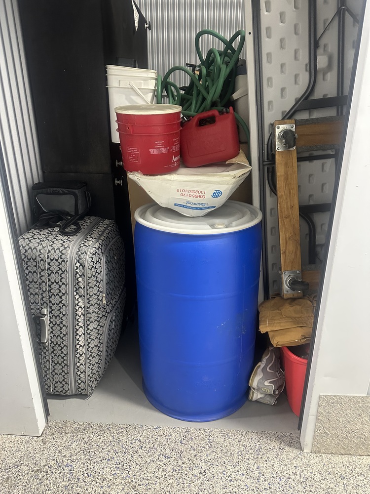 Q SELF STORAGE  auction IB-3177 30