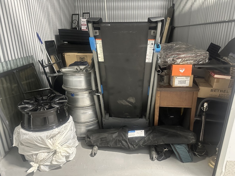 Q SELF STORAGE  auction IB-2908 20