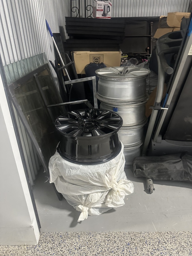 Q SELF STORAGE  auction IB-2908 30