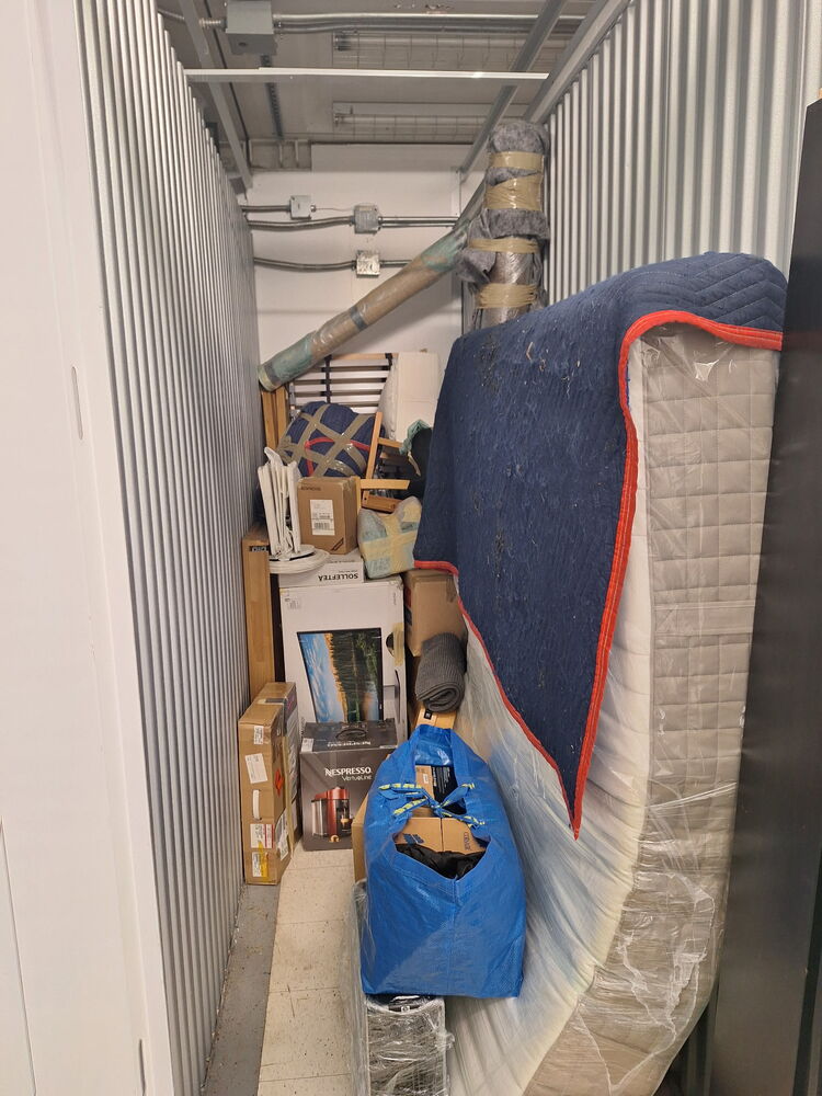 Vault Valet Storage  auction IB-1983