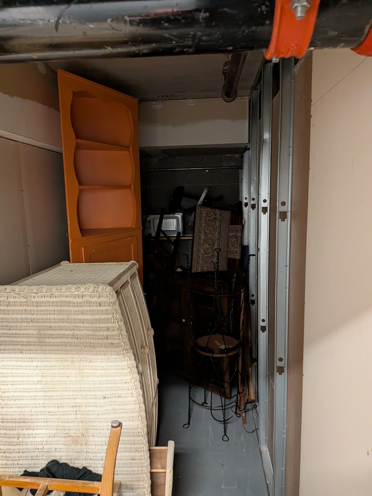 Public Storage P0031-rue d`Iberville  auction IB-1079