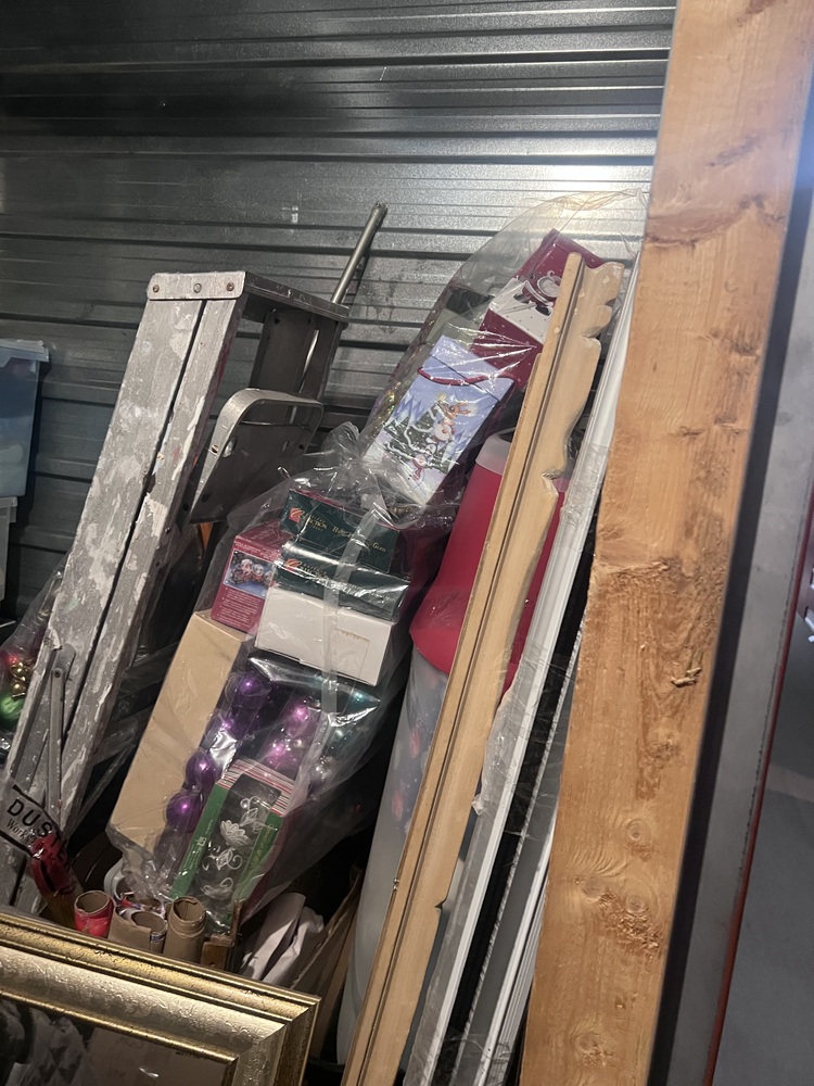 3106 - StorageMart St-Hubert  auction IB-7890