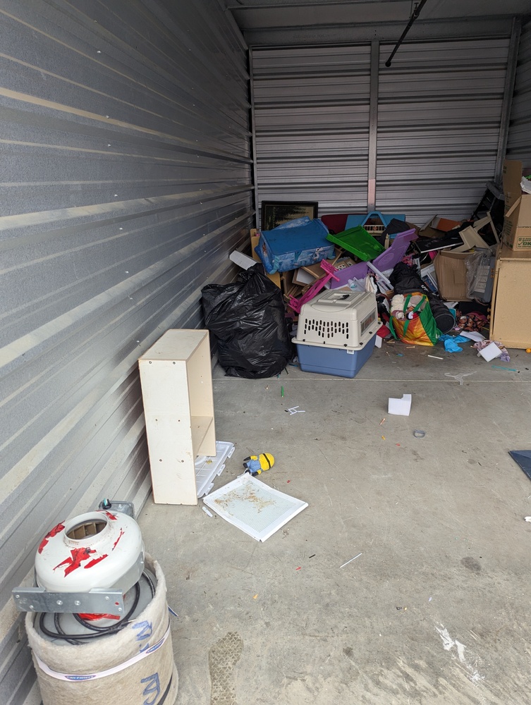 2551 - StorageMart Deerfoot Trail & Yankee Valley  auction IB-2041