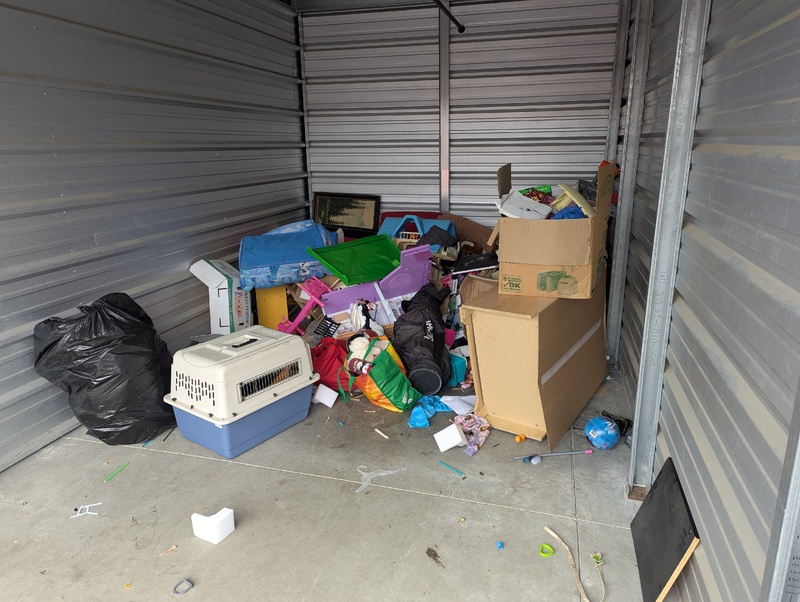 2551 - StorageMart Deerfoot Trail & Yankee Valley  auction IB-2041 10