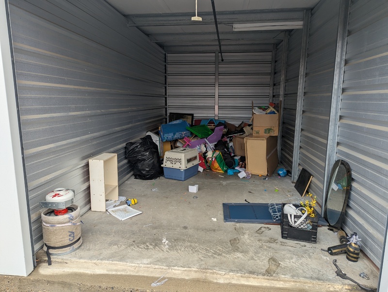 2551 - StorageMart Deerfoot Trail & Yankee Valley  auction IB-2041 20