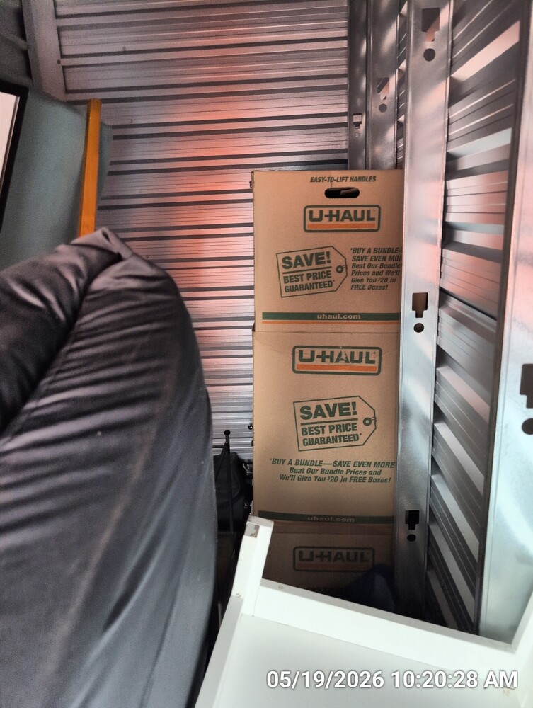 Storage of Barton St  auction IB-2046 40
