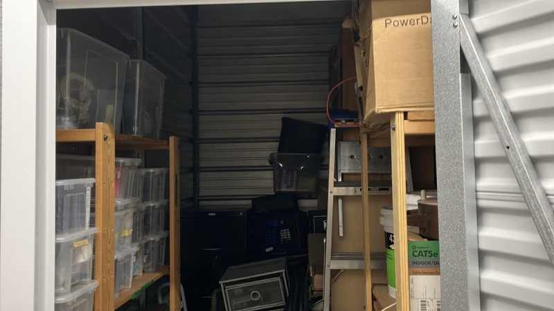 Advanced Self Storage  - North Vancouver  auction IB-8815