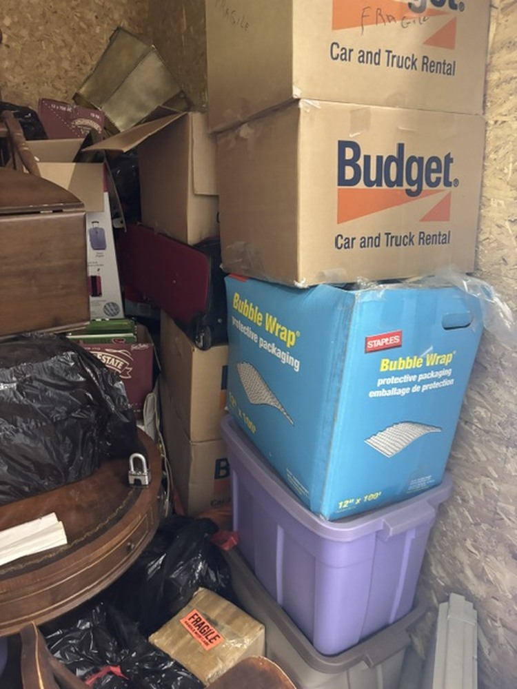 Parksville Qualicum Self Storage  auction IB-8533 10