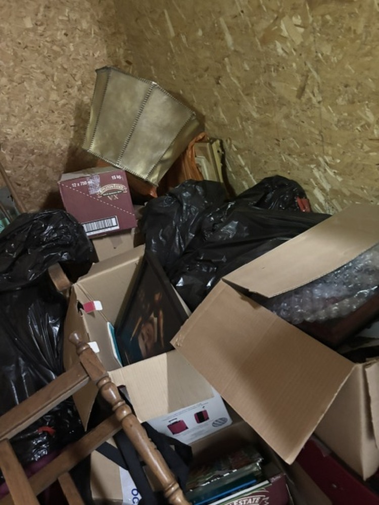 Parksville Qualicum Self Storage  auction IB-8533