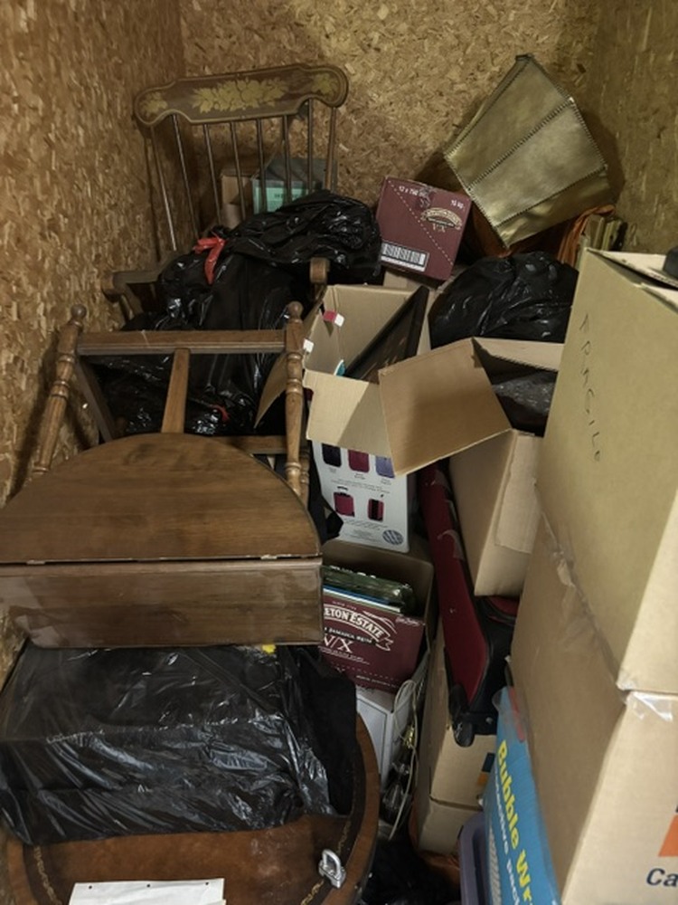 Parksville Qualicum Self Storage  auction IB-8533 40