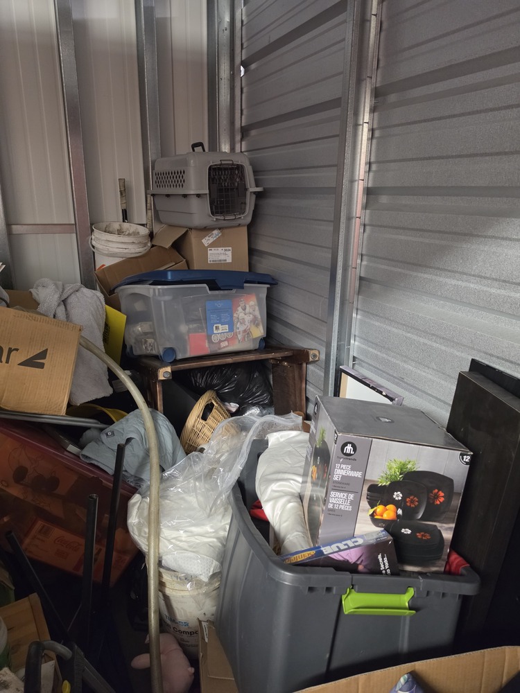 2551 - StorageMart Deerfoot Trail & Yankee Valley  auction IB-2823 10