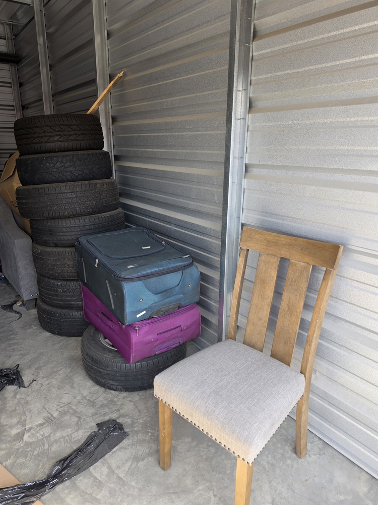 2551 - StorageMart Deerfoot Trail & Yankee Valley  auction IB-5203 20