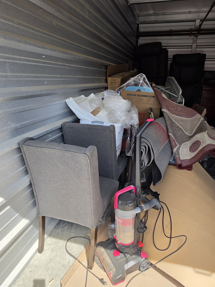 2551 - StorageMart Deerfoot Trail & Yankee Valley  auction IB-5203 30