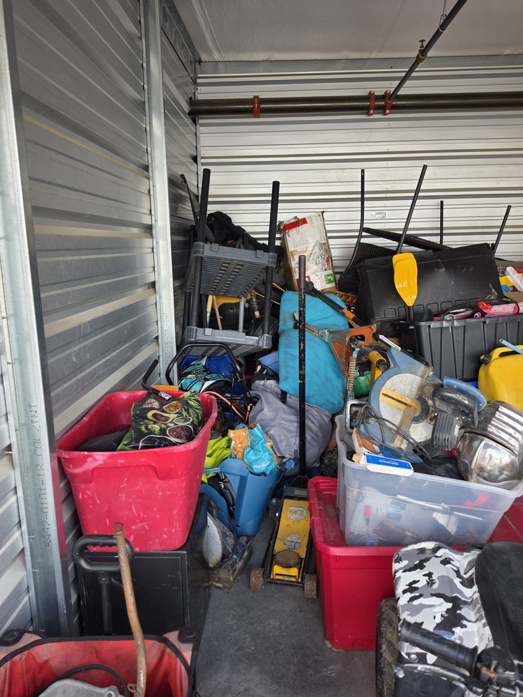 2551 - StorageMart Deerfoot Trail & Yankee Valley  auction IB-1565 50