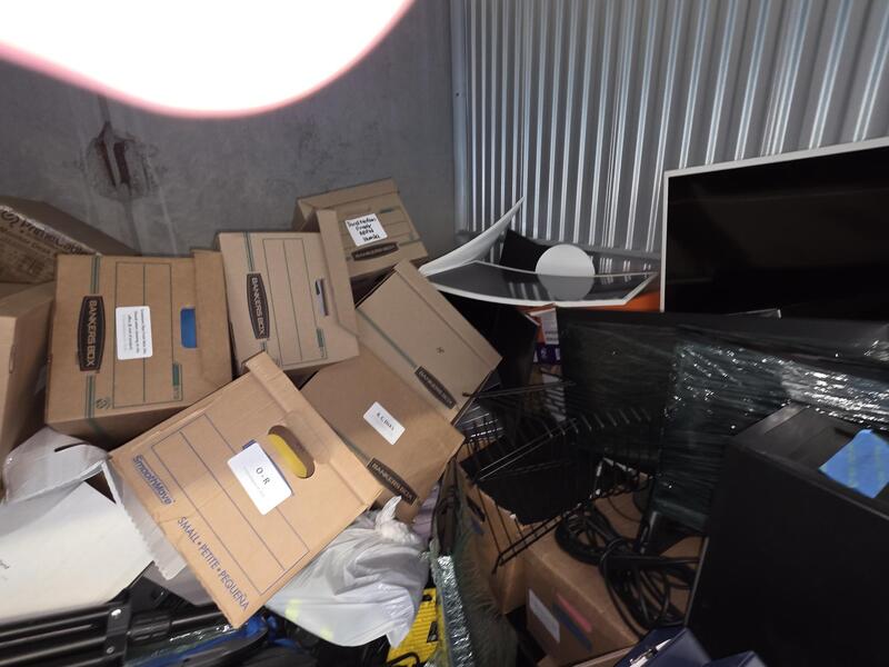3401 - StorageMart SE Marine Dr & Knight St  auction IB-7729
