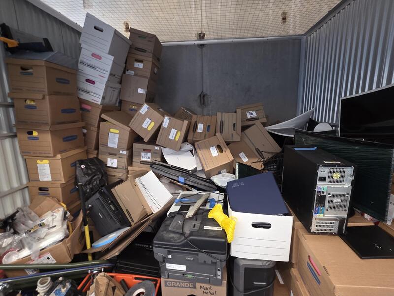 3401 - StorageMart SE Marine Dr & Knight St  auction IB-7729 10