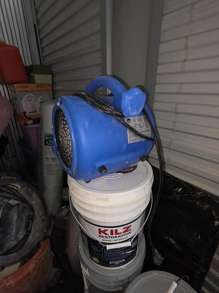 3401 - StorageMart SE Marine Dr & Knight St  auction IB-9939 10