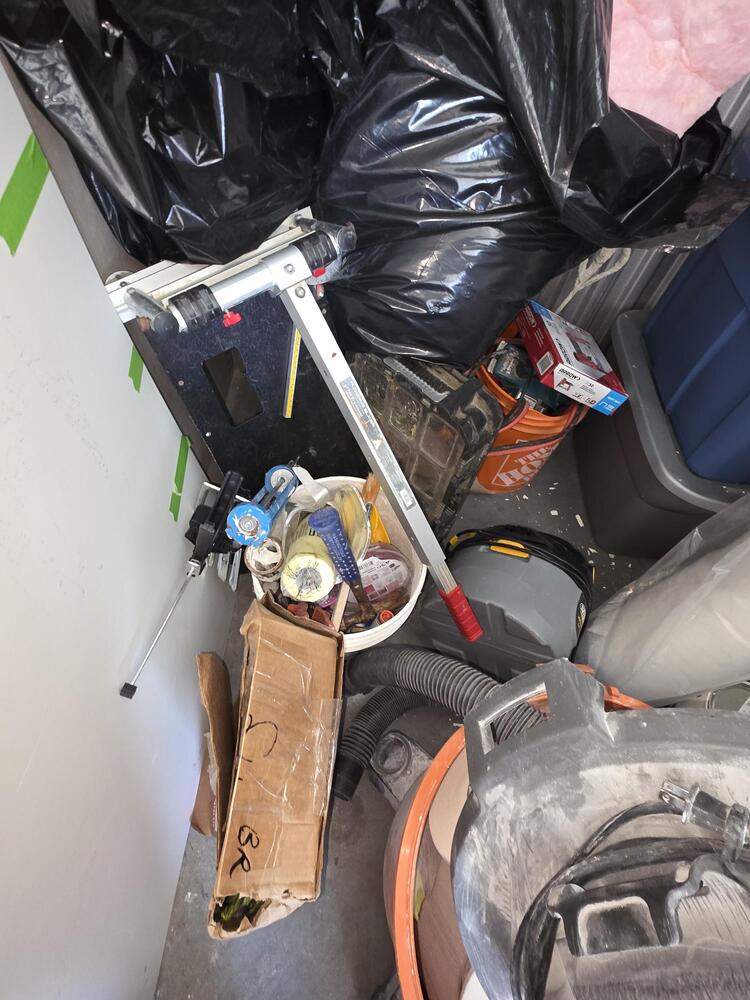 3401 - StorageMart SE Marine Dr & Knight St  auction IB-9939 50