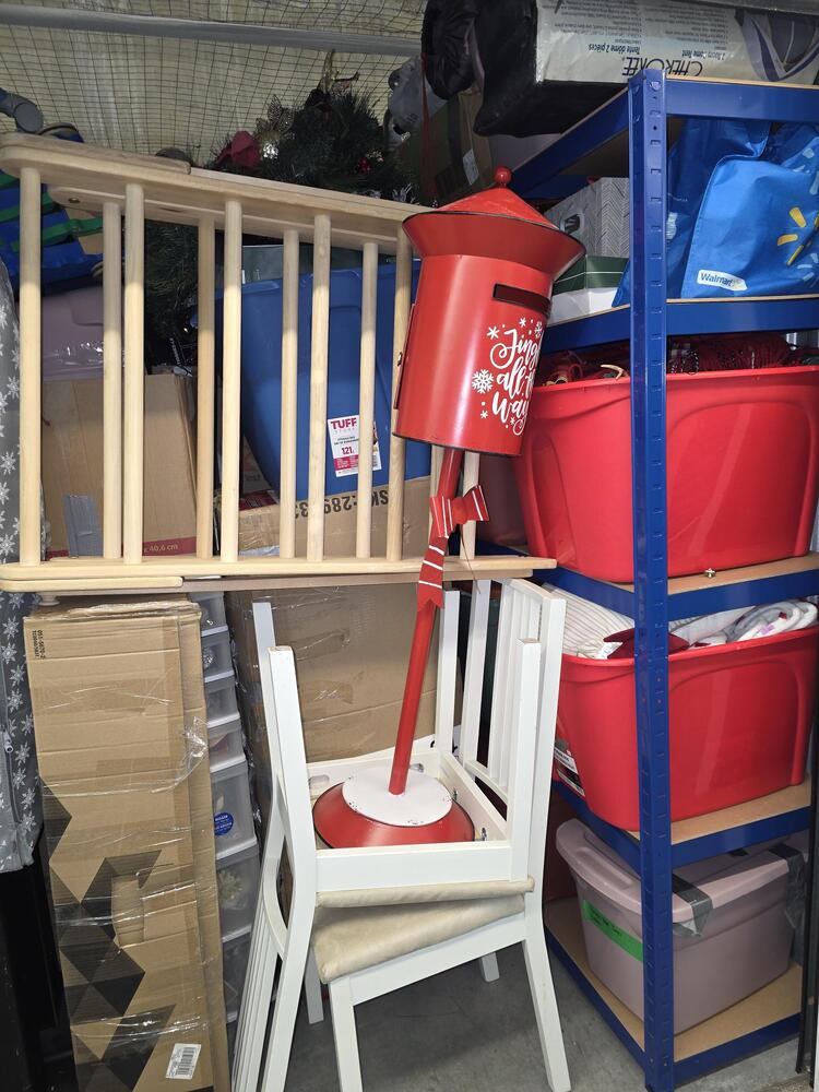3401 - StorageMart SE Marine Dr & Knight St  auction IB-9638 60