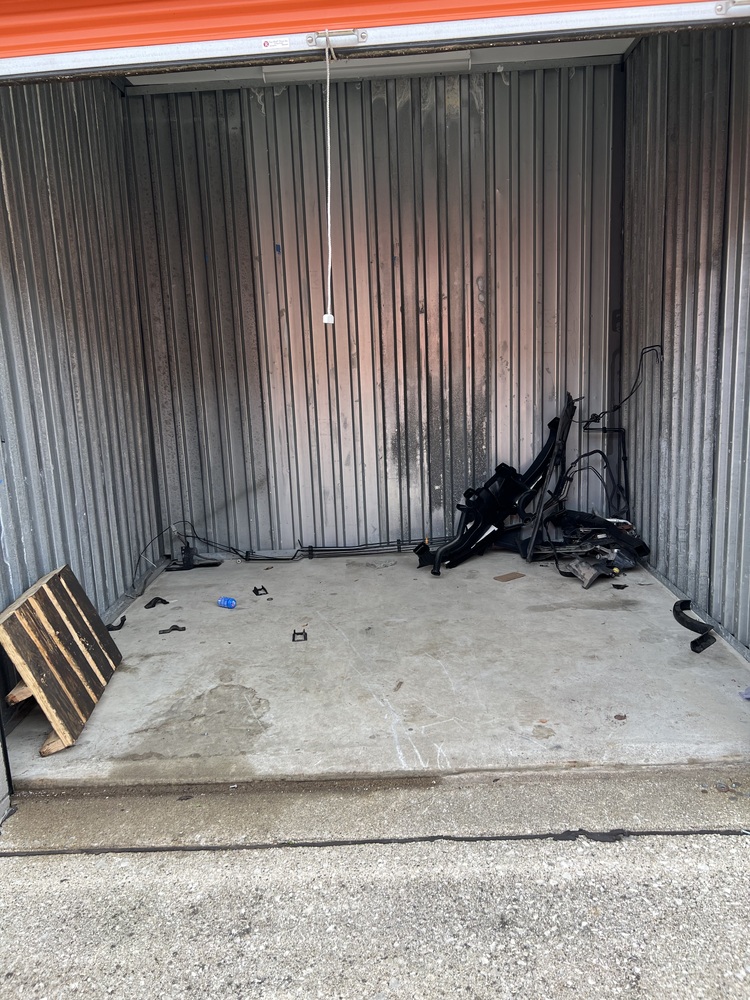 1-800 Stow & Go Self Storage  auction IB-6108