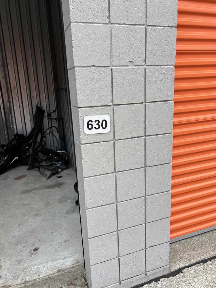 1-800 Stow & Go Self Storage  auction IB-6108 10