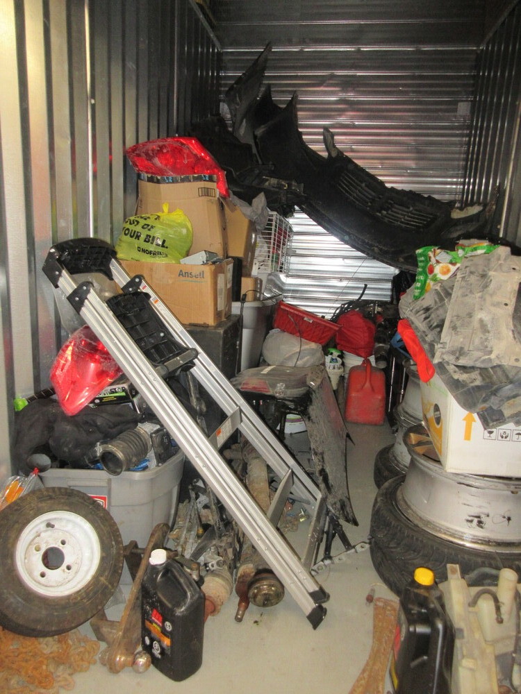 3024 - StorageMart Arrow Rd  auction IB-1996