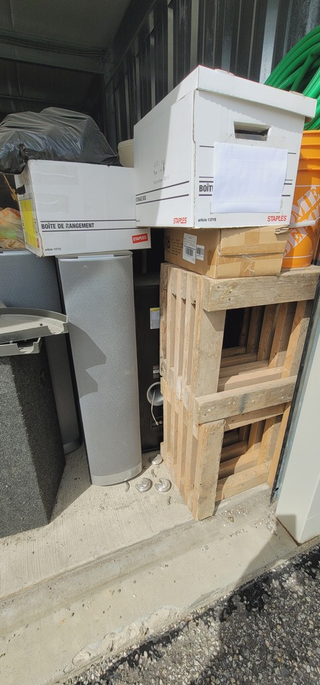 3304 - StorageMart 40th Street  auction IB-1852 40