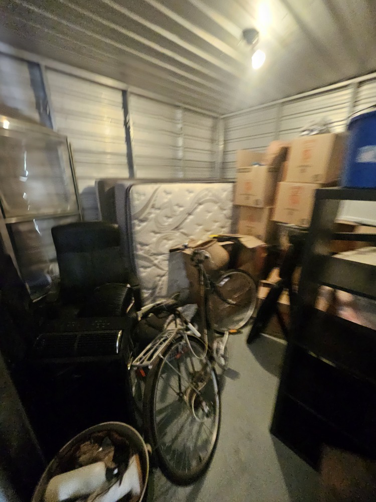 3035 - StorageMart Belleville  auction IB-3466 10