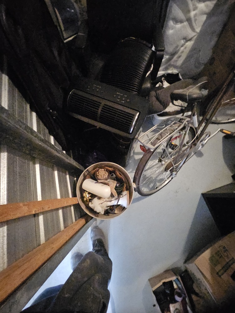3035 - StorageMart Belleville  auction IB-3466 100