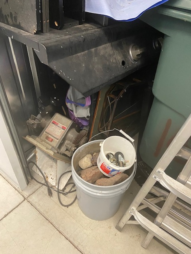 3006 - StorageMart Lauzon Rd. Windsor  auction IB-2542 90