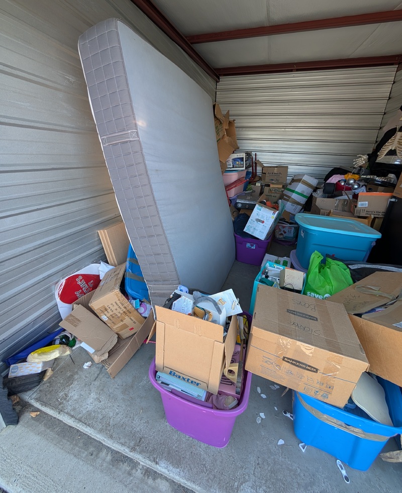2570 - StorageMart  Westside Dr W  auction IB-8290