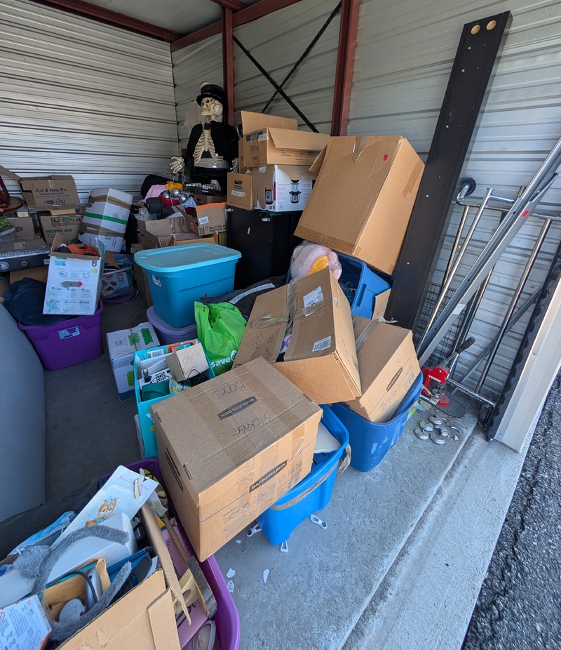 2570 - StorageMart  Westside Dr W  auction IB-8290 60