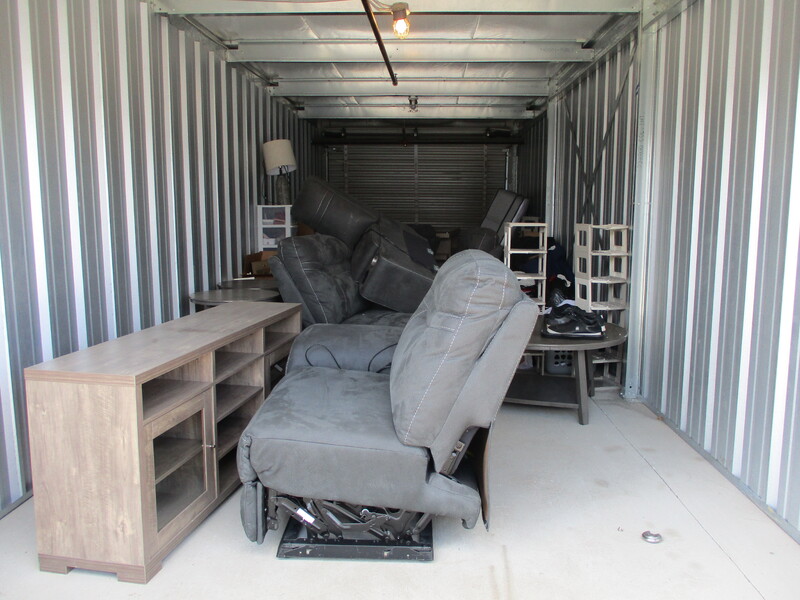 3201 -StorageMart  Hwy 11 & Clarence Ave S   auction IB-9843
