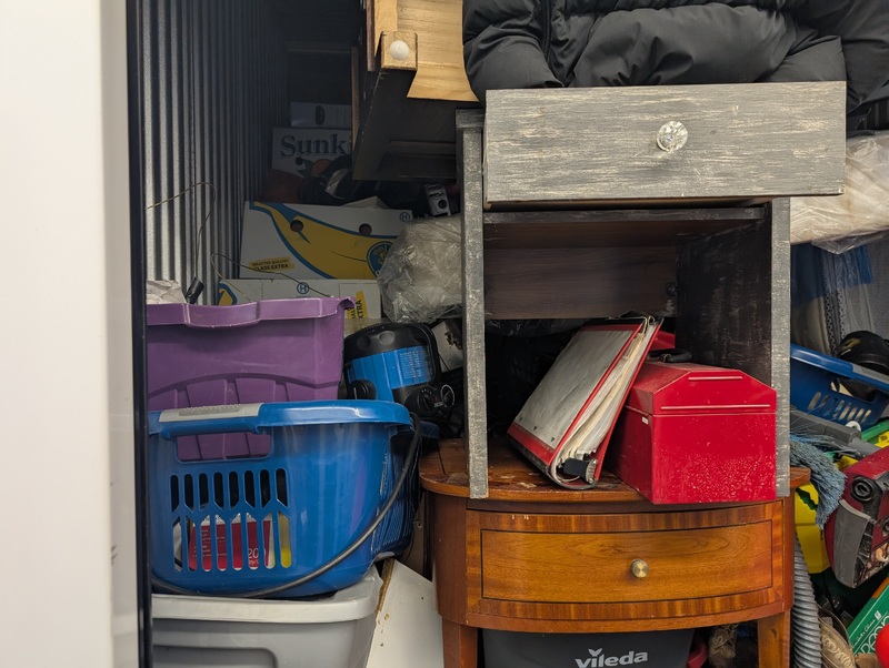 3002 -StorageMart  Wonderland Rd S  auction IB-8276
