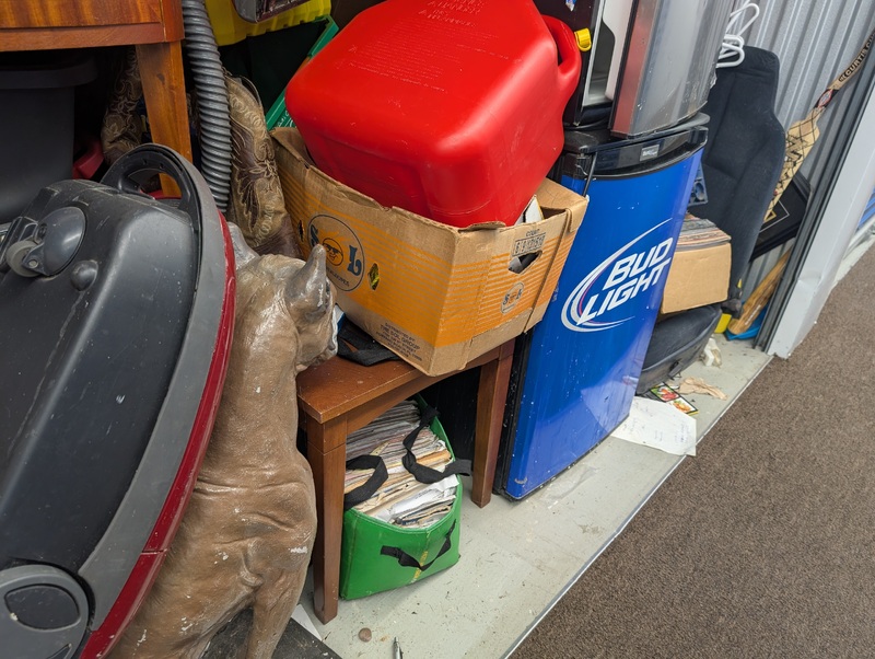 3002 -StorageMart  Wonderland Rd S  auction IB-8276 60