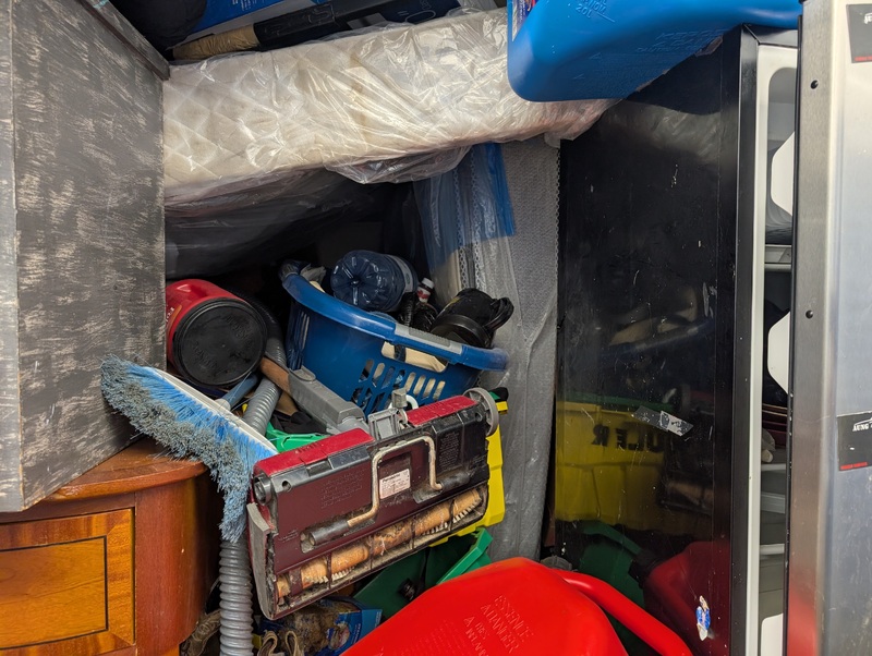 3002 -StorageMart  Wonderland Rd S  auction IB-8276 70