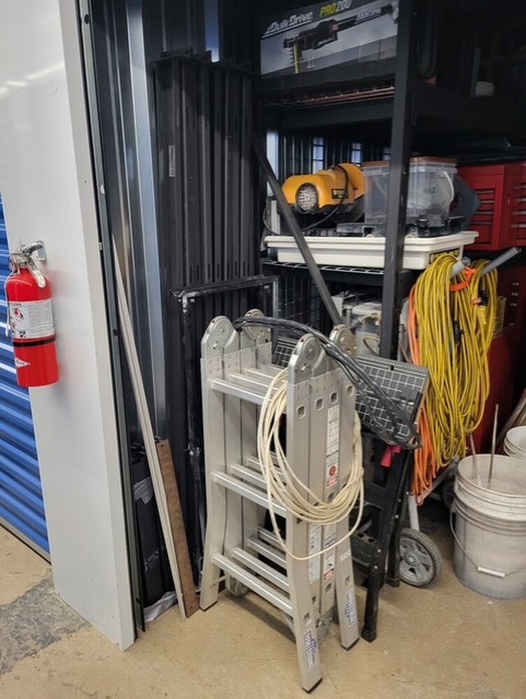 3006 - StorageMart Lauzon Rd. Windsor  auction IB-6687