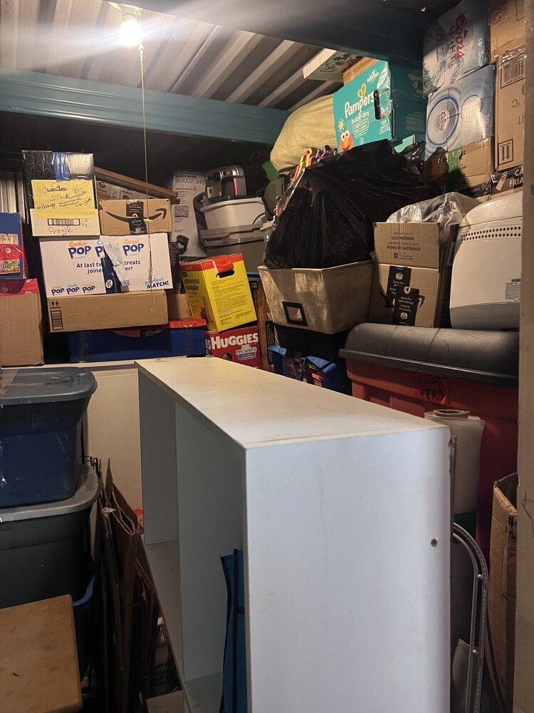 3106 - StorageMart St-Hubert  auction IB-1716