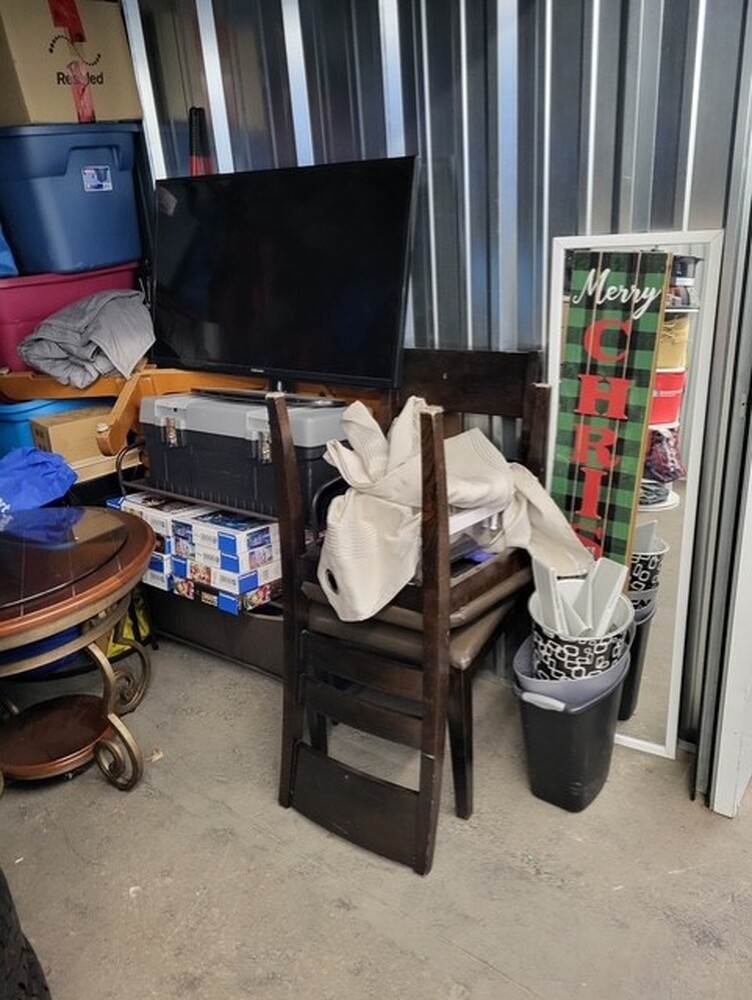 3006 - StorageMart Lauzon Rd. Windsor  auction IB-5034 50