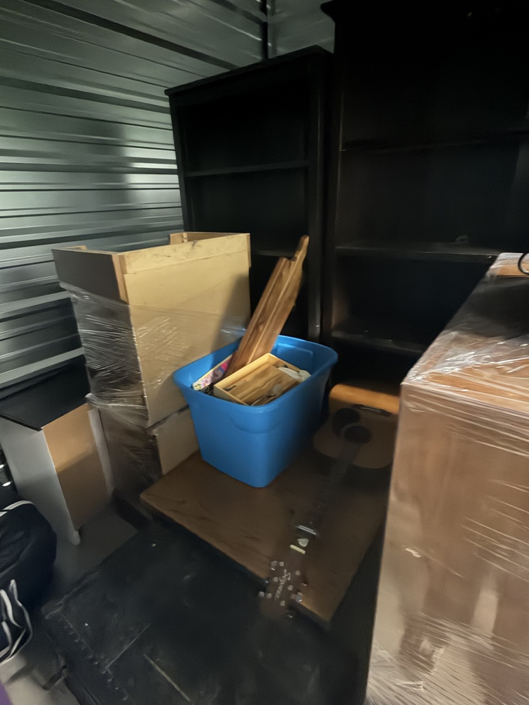 3004 - StorageMart St Thomas  auction IB-5215 10