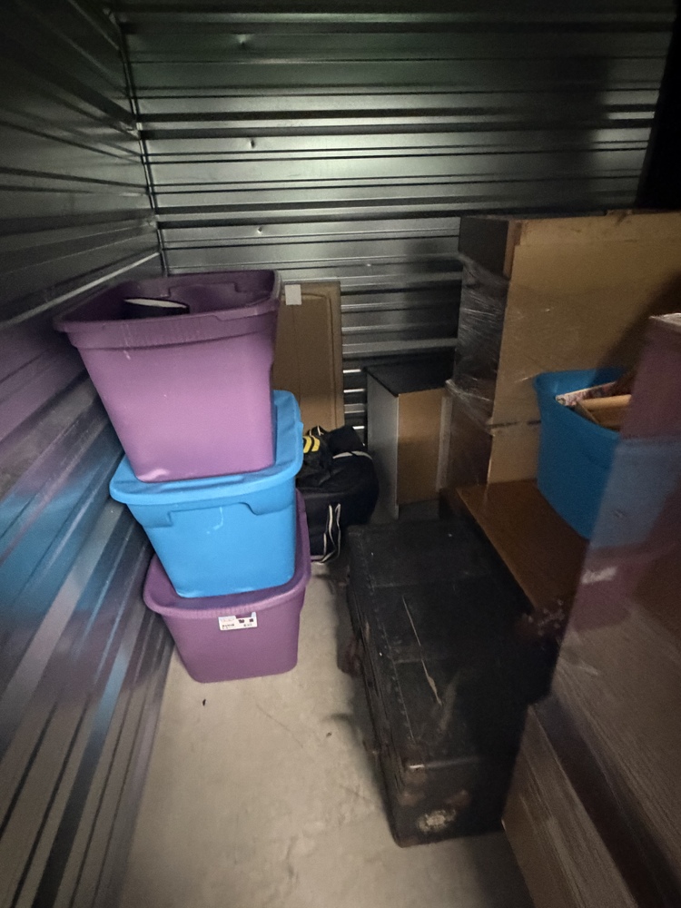 3004 - StorageMart St Thomas  auction IB-5215 40