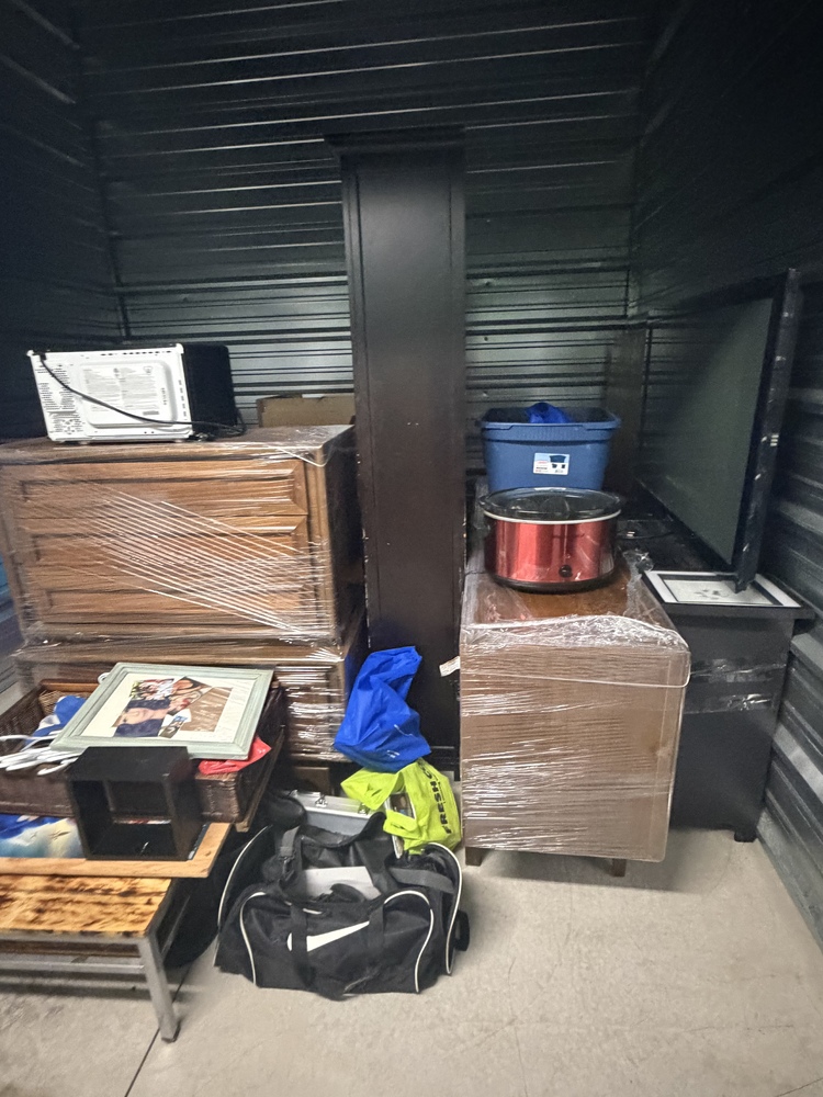 3004 - StorageMart St Thomas  auction IB-5215 50